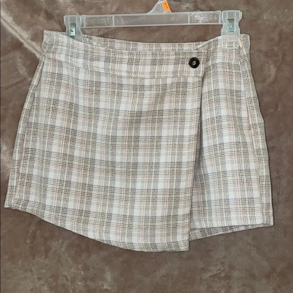 Forever 21 Plaid Skort - Picture 2 of 6